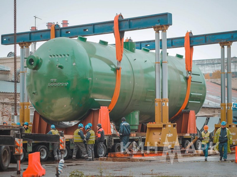 Delivery of two steam generators